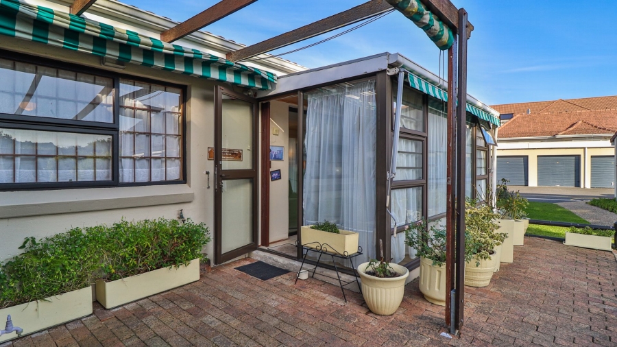 2 Bedroom Property for Sale in Pinelands Western Cape